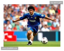 揭秘“俄罗斯轮盘”：博彩史上最极端、最血腥的博弈变种及其教训。（解构“俄罗斯轮盘”：赌史上最极端、最凶险的玩法及其警示）