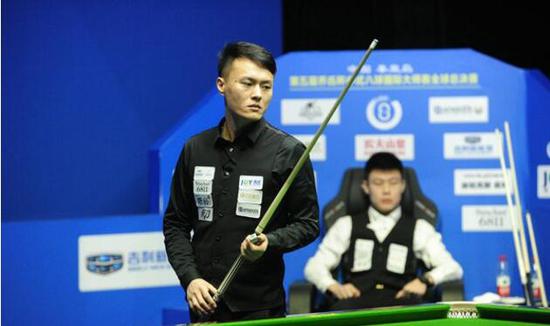 他沉着冷静 他沉着冷静